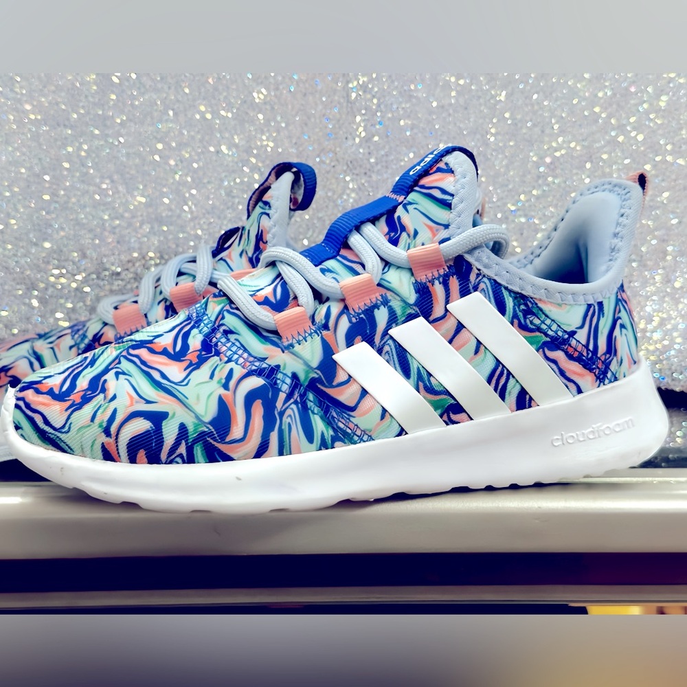 Girls Adidas cloud foam Blue & Pink Sneakers size 1.5 comfy!